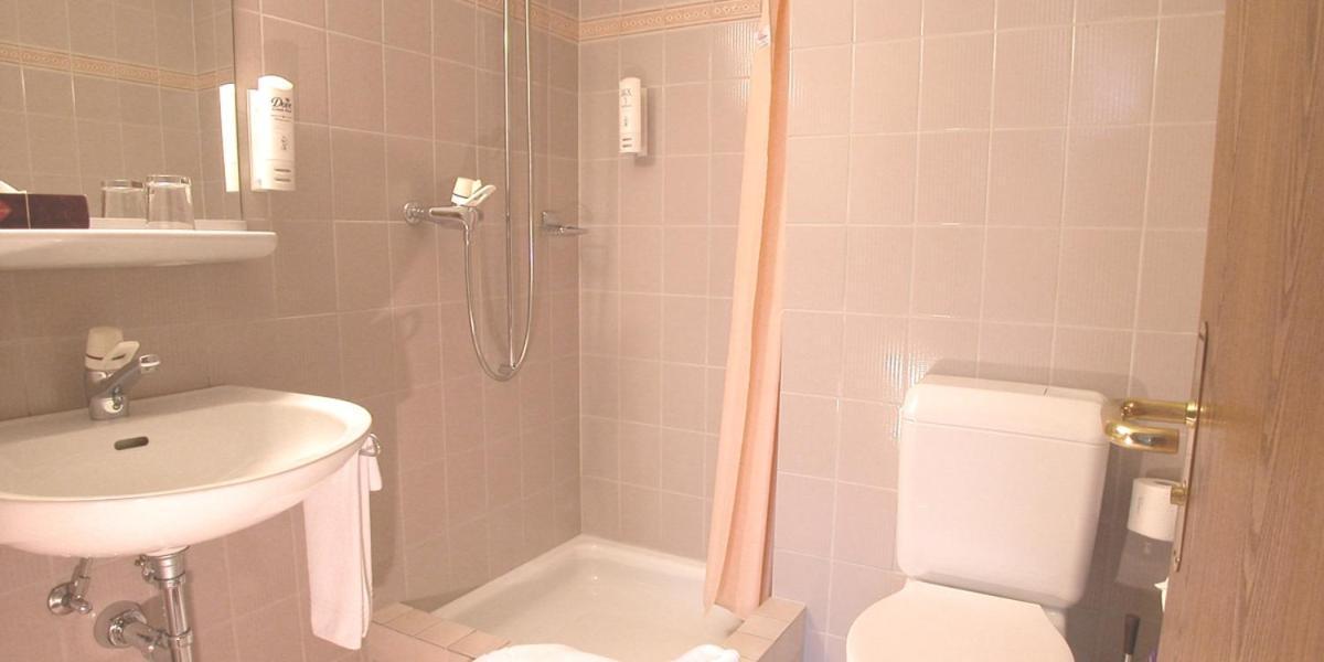 Hotel Post Glarnerhof Гларус Екстериор снимка
