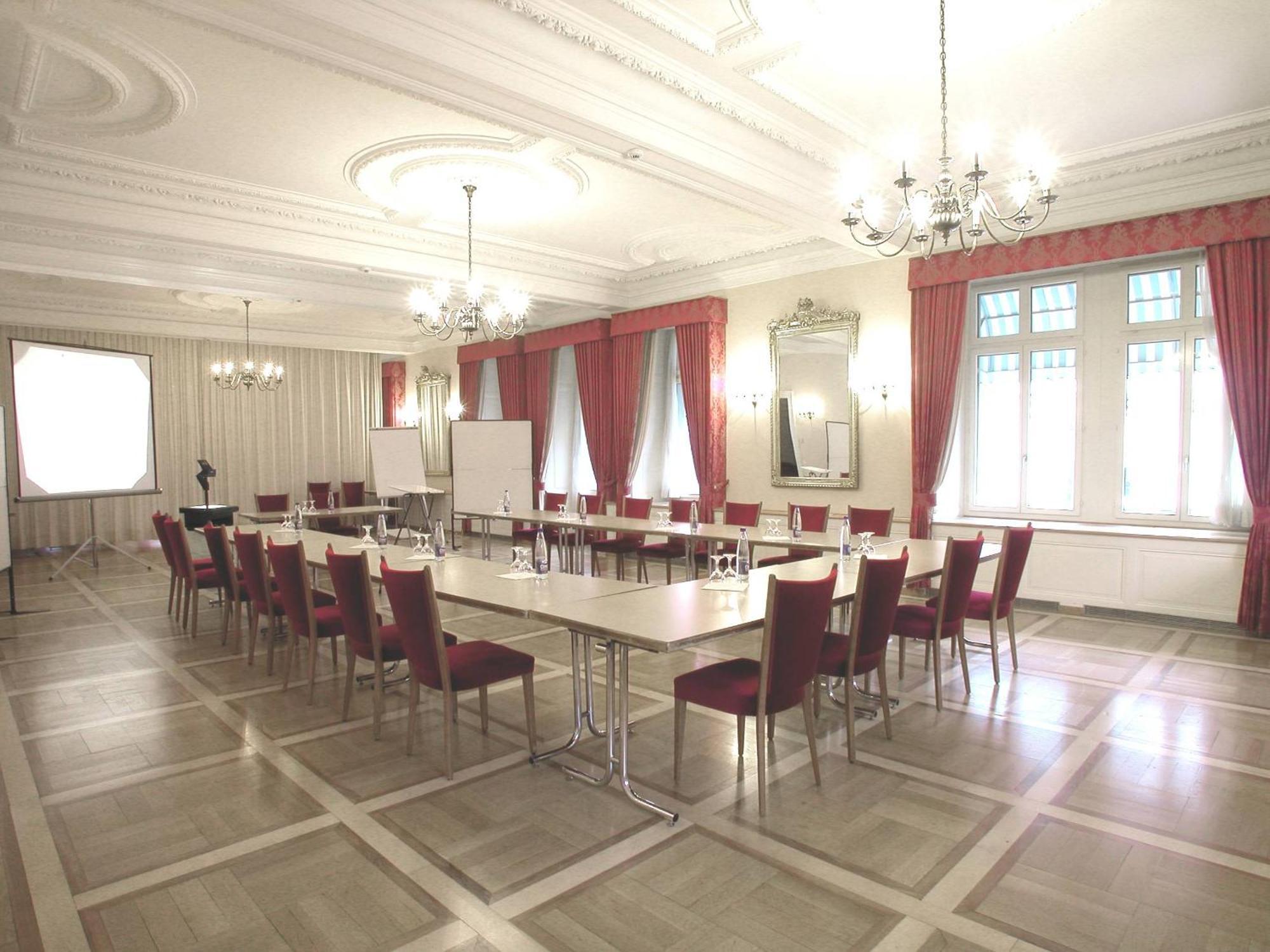 Hotel Post Glarnerhof Гларус Екстериор снимка