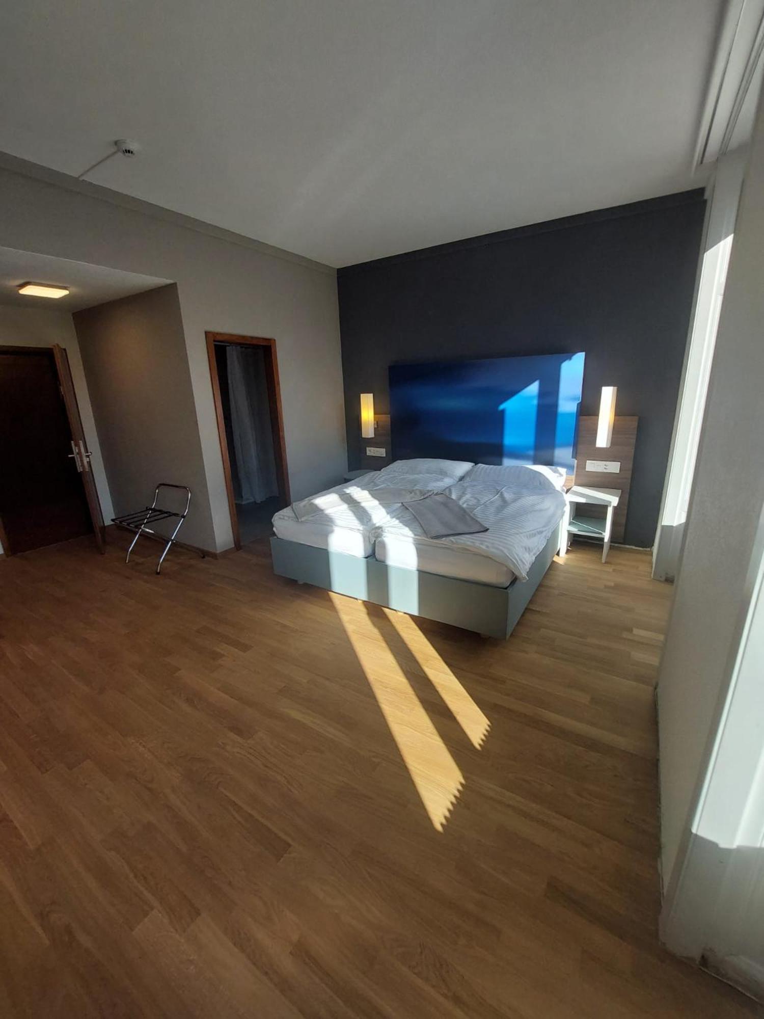 Hotel Post Glarnerhof Гларус Екстериор снимка