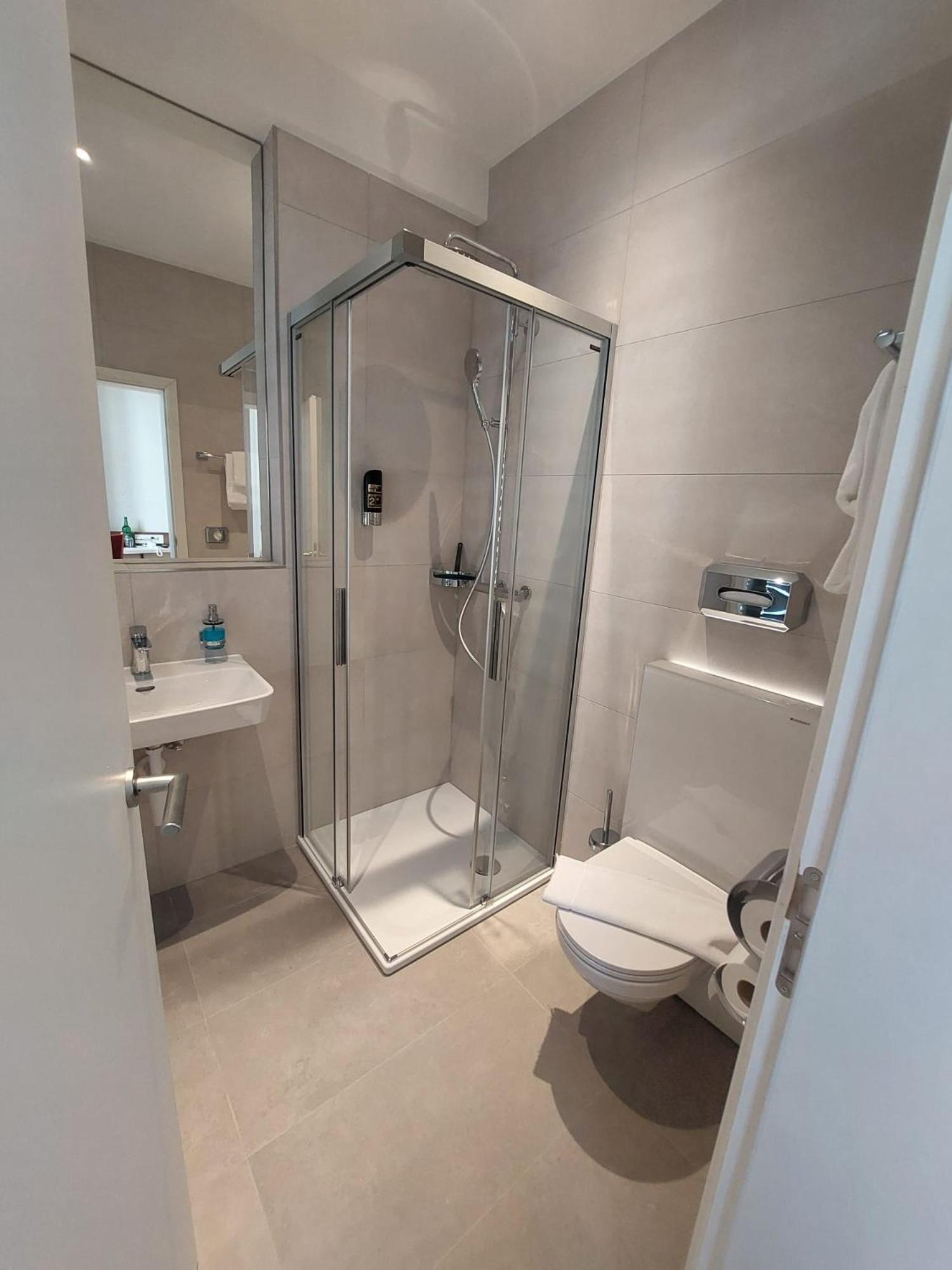 Hotel Post Glarnerhof Гларус Екстериор снимка