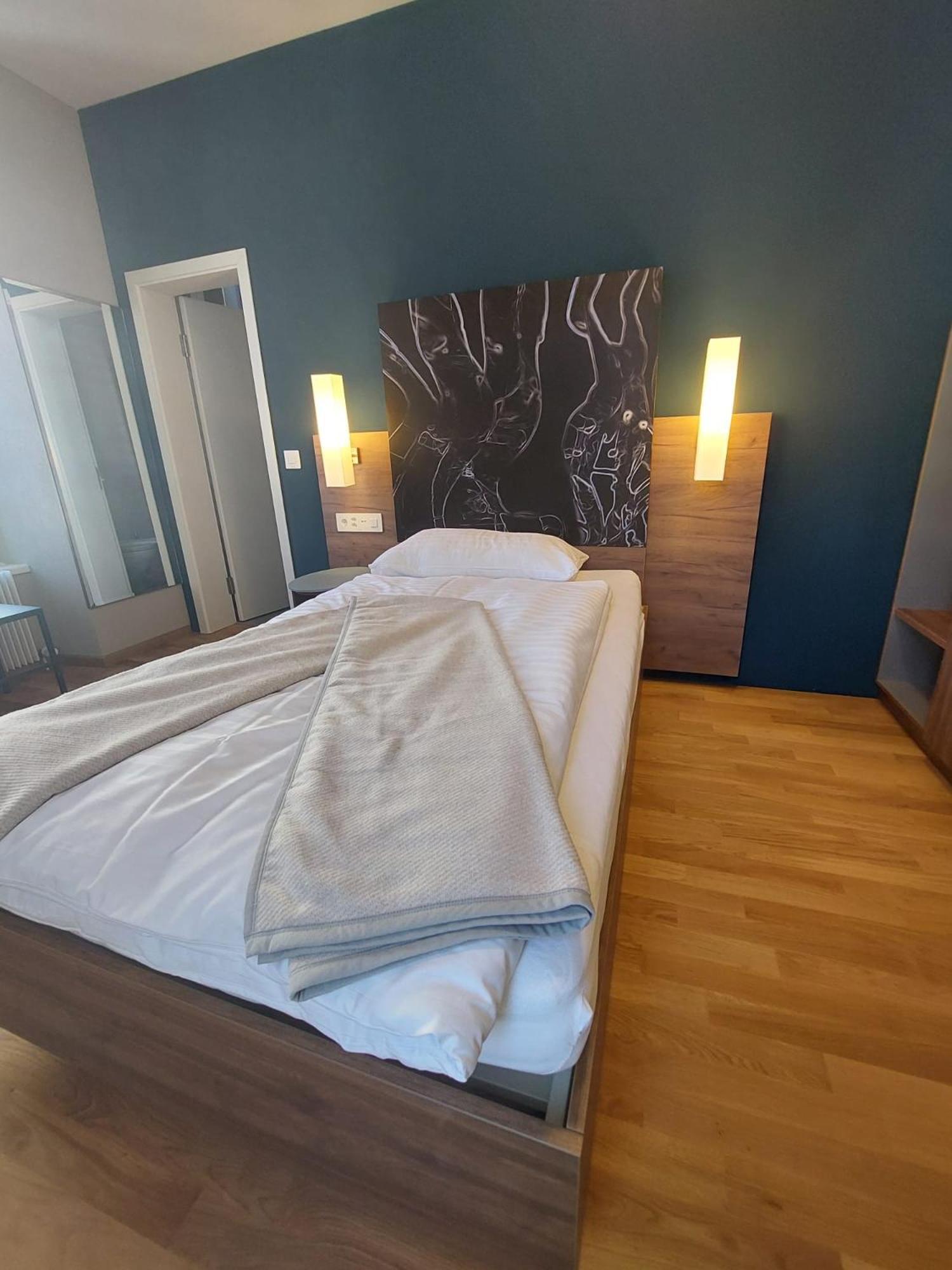 Hotel Post Glarnerhof Гларус Екстериор снимка