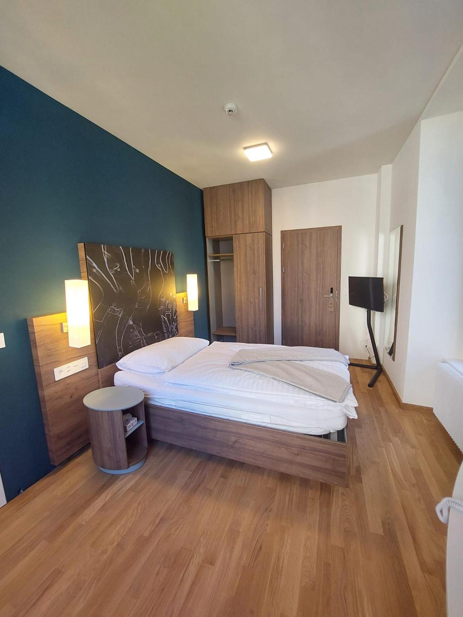 Hotel Post Glarnerhof Гларус Екстериор снимка