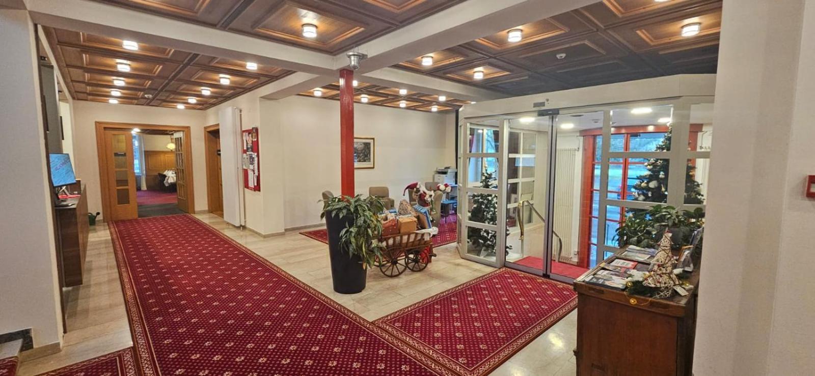 Hotel Post Glarnerhof Гларус Екстериор снимка