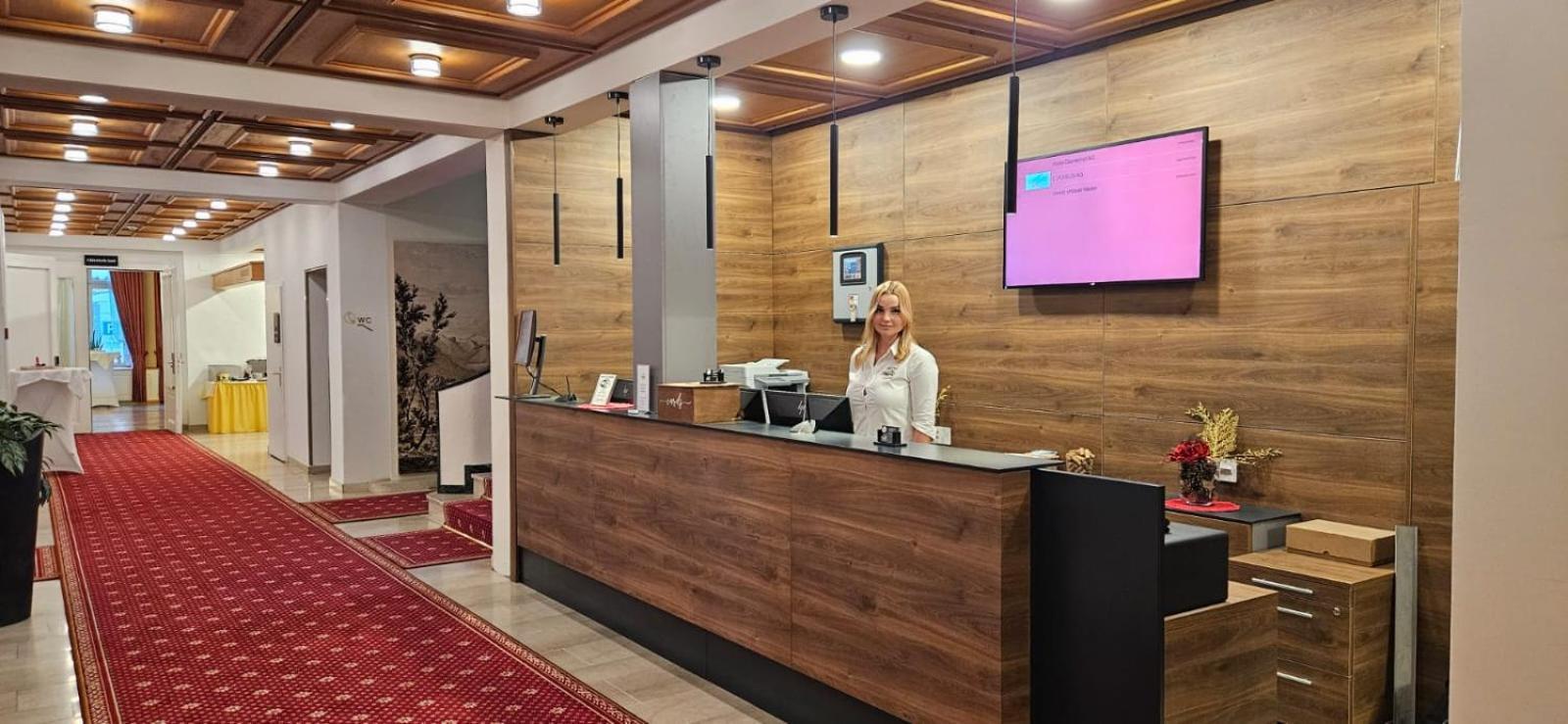 Hotel Post Glarnerhof Гларус Екстериор снимка