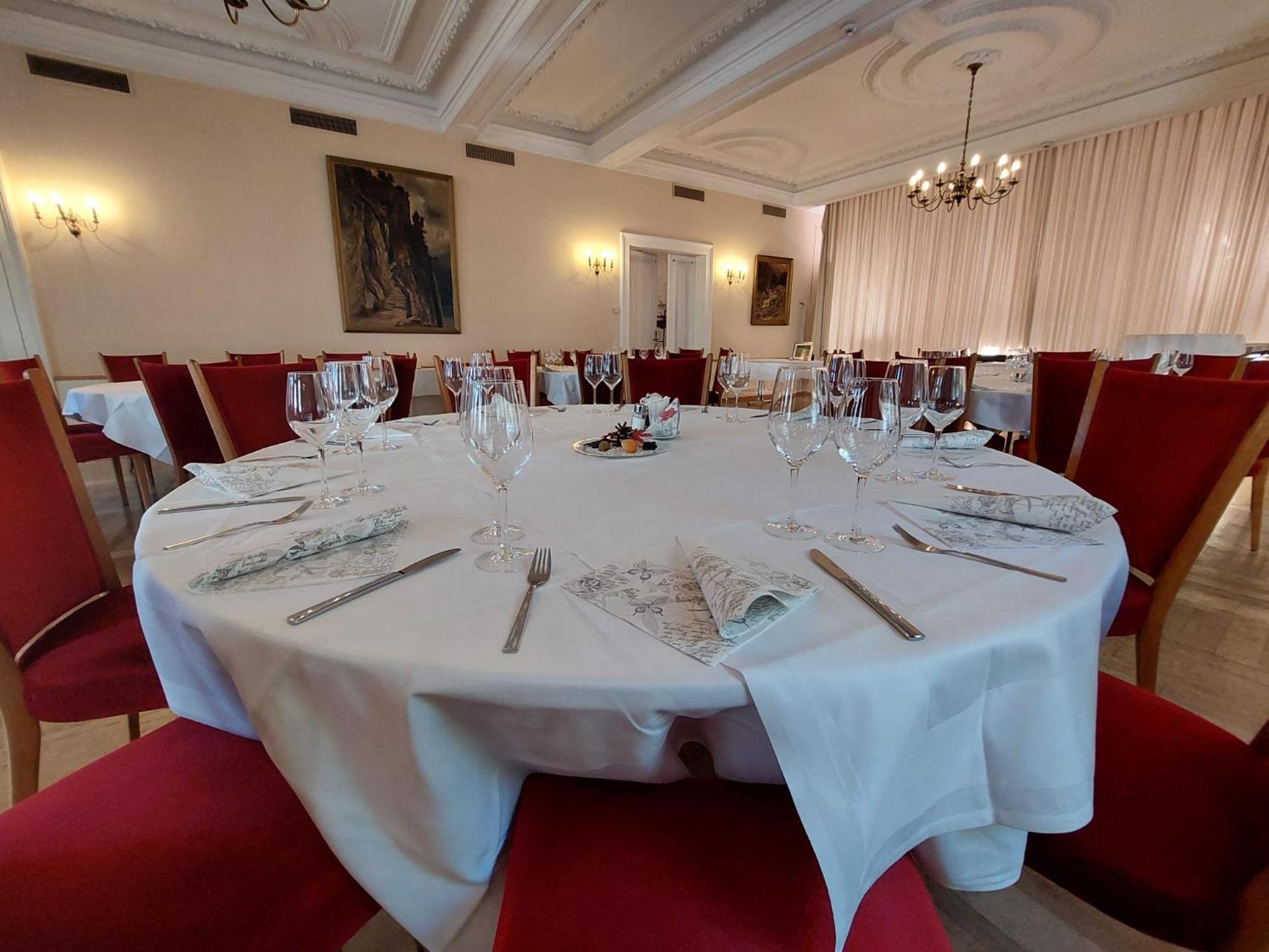 Hotel Post Glarnerhof Гларус Екстериор снимка