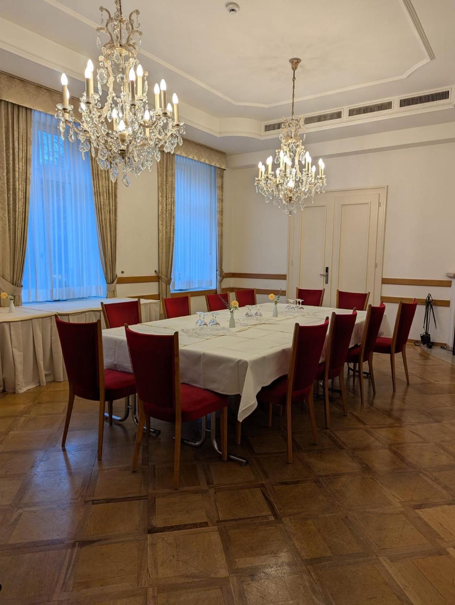 Hotel Post Glarnerhof Гларус Екстериор снимка